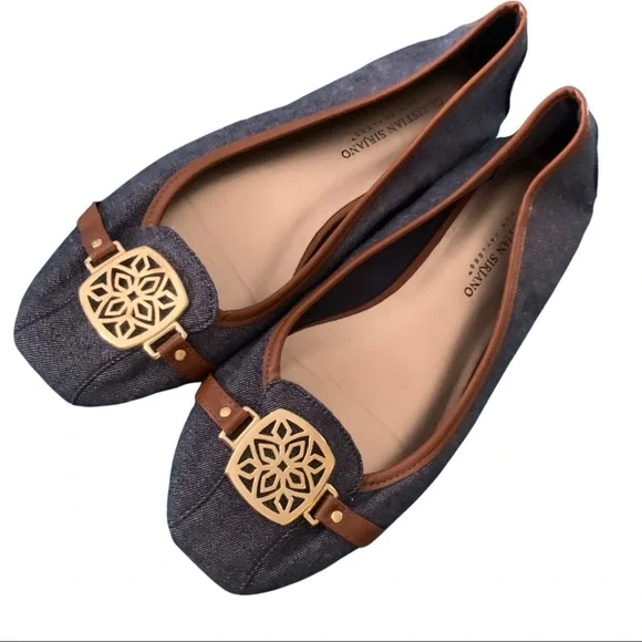 Christian Siriano Flats - Picture 1 of 12